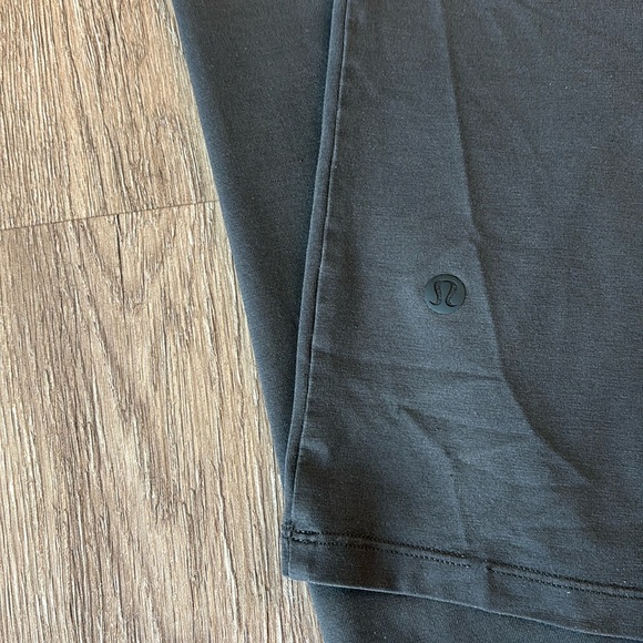 Lululemon oversized fundamental T-shirt. Size L. - Picture 4 of 6